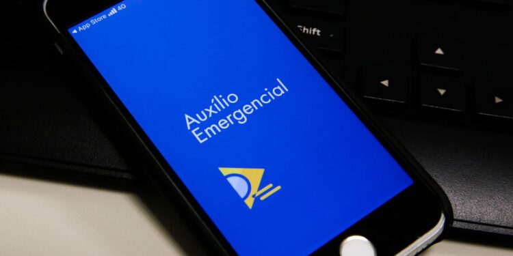 Caixa paga hoje auxílio emergencial a nascidos em outubro