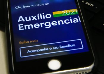 Auxílio emergencial: caixa paga hoje a nascidos em março