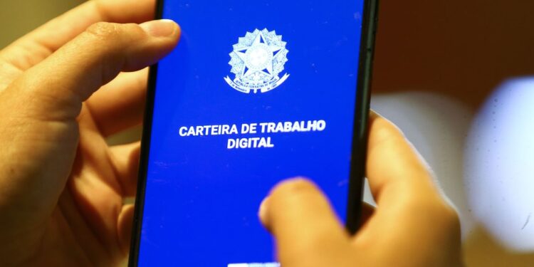 Caged: Brasil gera 309 mil empregos formais em junho