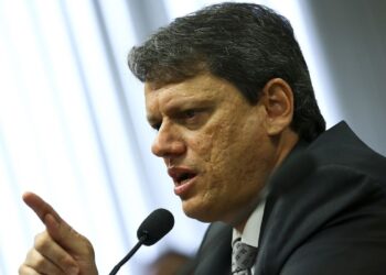 Ministro anuncia retomada de obras do Arco Metropolitano do Rio