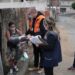 Frente fria: Pinheiral distribui cobertores para moradores em situação de vulnerabilidade