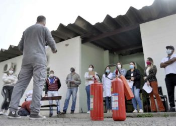 Funcionários da UPA Leste e Centro são treinados no combate a incêndio