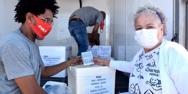 Resende recebe novas doses da vacina contra o Covid-19