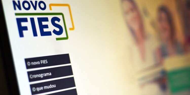 MEC divulga lista de pré-selecionados para Fies do segundo semestre