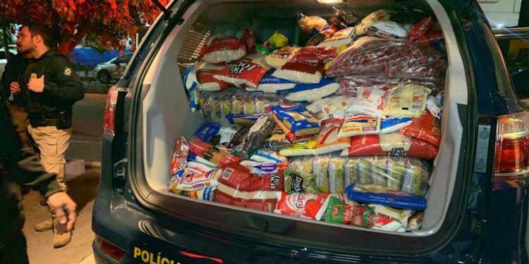 Campanha Estrada Solidária arrecada cerca de 10 toneladas de alimentos no Rio de Janeiro