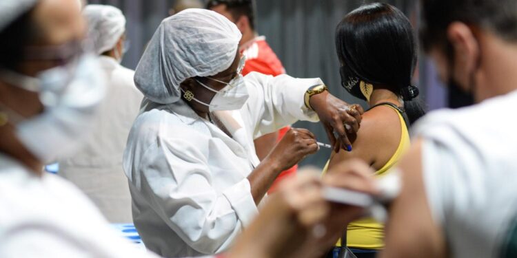Barra Mansa amplia vacinação para pessoas de 29 anos