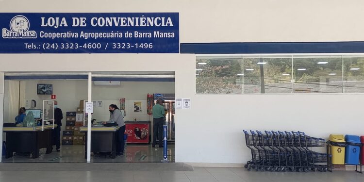 Armazém da Cooperativa Barra Mansa aposta no atendimento na nova Loja de Conveniência