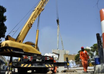 BM: nova passarela de pedestres do pátio de manobras começa a ser instalada