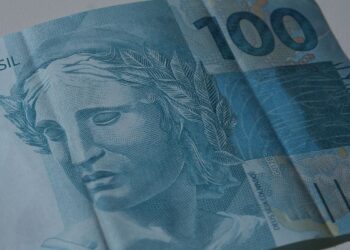 Trabalhadores nascidos em janeiro podem sacar auxílio emergencial