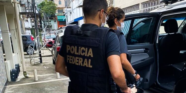 Polícia Federal faz operação contra fraude no auxílio emergencial
