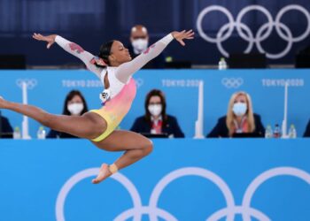 Tóquio: após ouro e prata, Rebeca Andrade fica em 5º lugar no solo