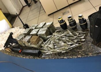 Troca de tiros e apreensão de drogas em Angra dos Reis