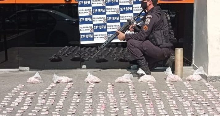 Disque Denúncia: PM apreende 760 pinos de cocaína na Zona do Medo em Resende
