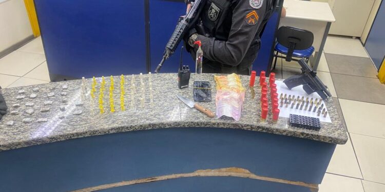 PM prende 3 e apreende pistola de fabricação turca após troca de tiros no Roselândia