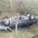 Carro capota e motorista morre em Volta Redonda
