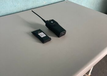 Adolescente é flagrado com rádio transmissor em Volta Redonda