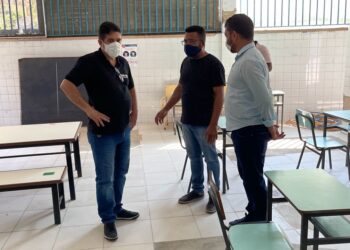 Comissão Permanente de Educação da Câmara de Vereadores de Volta Redonda visita escola no Mariana Torres