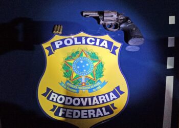 PRF prende homem por porte ilegal de arma de fogo em Itatiaia