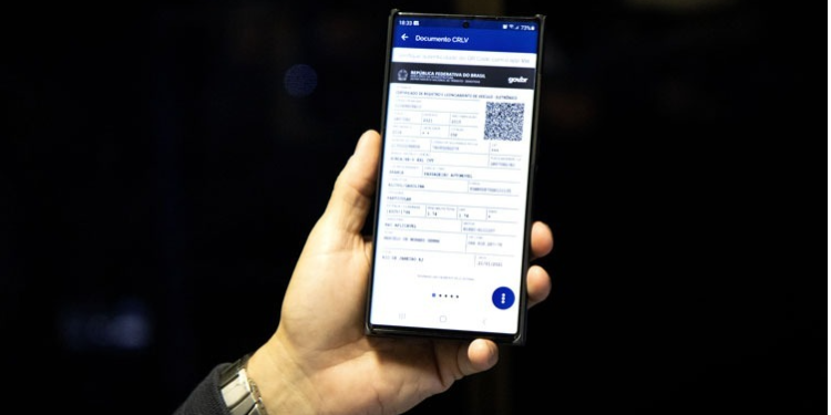 Prazo para o licenciamento dos veículos com placas de final 1 e 2 termina no dia 30