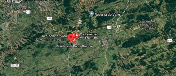 Policiais militares prendem 6 suspeitos e apreendem drogas durante operação em condomínio do bairro Roma, em Volta Redonda