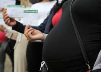 Câmara aprova retorno de gestantes vacinadas ao trabalho presencial