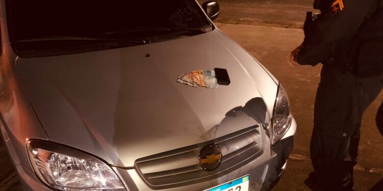 Receptador é preso pela PM com carro clonado no Centro de Pinheiral