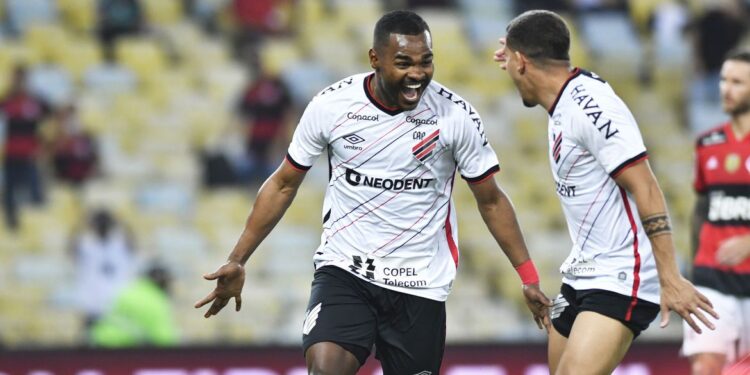 Copa do Brasil: Athletico-PR bate Flamengo no Maracanã e está na final