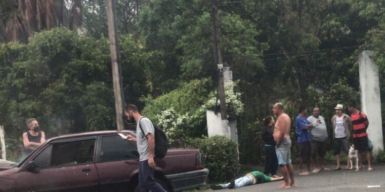 Carro de homem assassinado na Colônia levou mais de 10 tiros