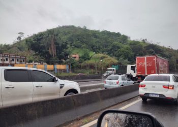 Dois acidentes na Dutra na manhã desta sexta-feira deixam o trânsito lento entre BM e VR