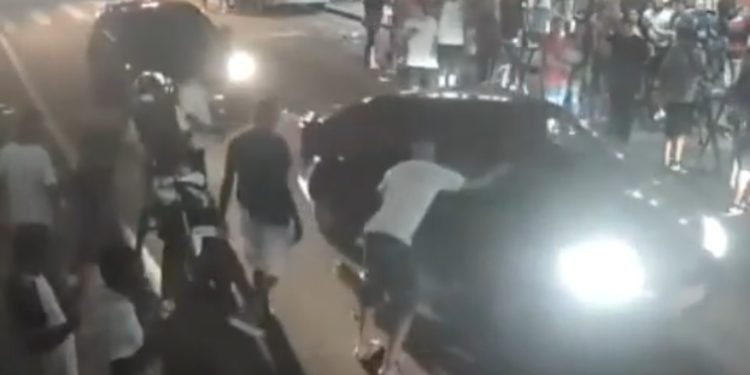 Polícia investiga atropelamento em Volta Redonda após derrota do Flamengo. Veja o vídeo