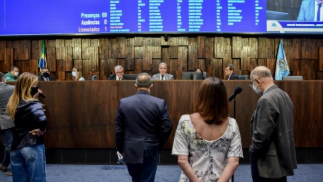 Alerj: Ceciliano promulga 13 leis que tinham sido vetadas pelo governador Cláudio Castro