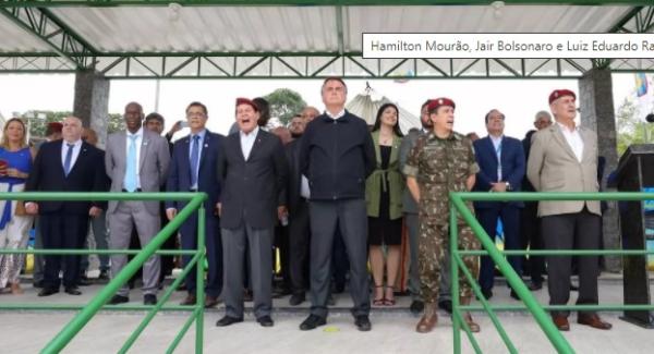 Bolsonaro participa de formatura de Aspirantes a Oficial na Aman em Resende