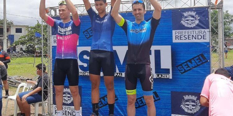 Katraquinha vence Corrida Azul de MTB em Resende