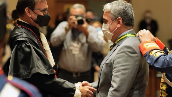 André Ceciliano recebe a Medalha do Mérito Eleitoral do TRE