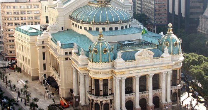 PGE-RJ ganha liminar na Justiça em ação que desapropria parte do prédio anexo ao Theatro Municipal