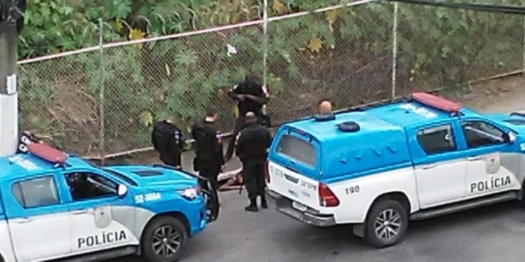 Vídeo do ‘rato do esgoto’ sendo preso após atirar contra a PM em Barra Mansa viraliza