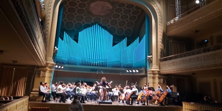Orquestra de Cordas de Volta Redonda participa de Concerto  Natalino da Academia Brasileira de Letras
