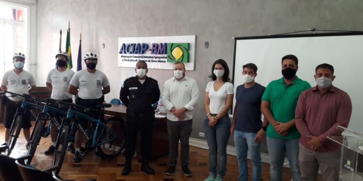 Policiamento com bicicletas é retomado pela PM no Centro de Barra Mansa