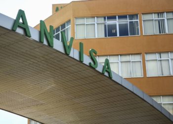 Ômicron: Anvisa pede dados sobre vacinas já autorizadas no país