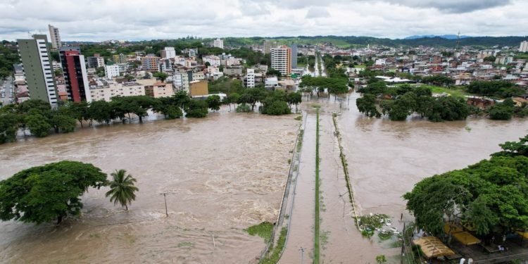 Defesa Civil registra 20 mortos e 31 mil desabrigados por chuvas na BA