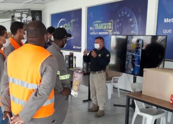 Ação educativa na PRF em Itatiaia alerta sobre redobrar atenção em rodovias