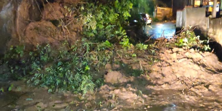 Temporal causa estragos em vários bairros de Barra Mansa