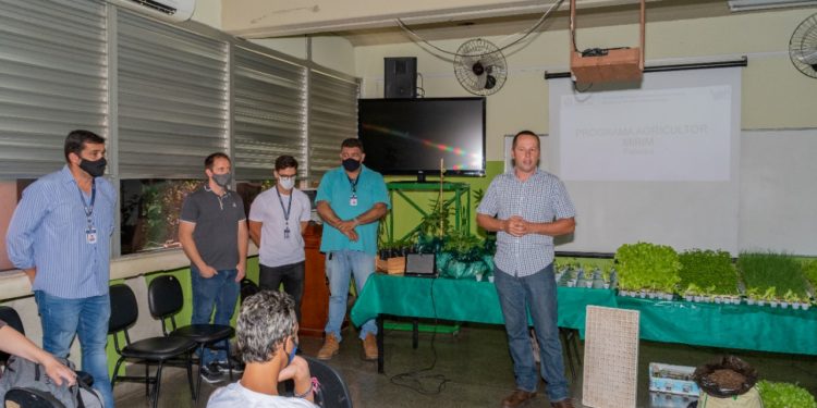 Trabalho da Sec. de Agricultura quer ajudar a manter o jovem no campo em Porto Real