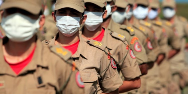 Governador concede abono de Natal a 64,5 mil policiais militares, civis e bombeiros