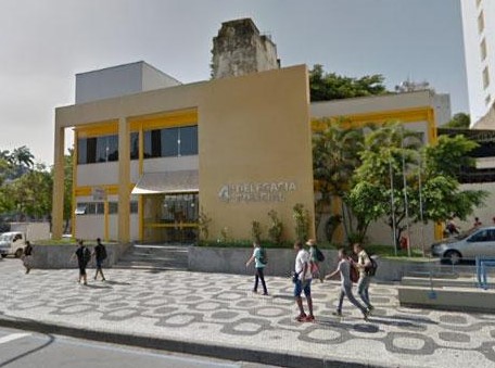 Mulher que ateou fogo no próprio pai é presa