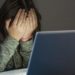 Assédio sexual é a principal violência contra meninas e mulheres nas redes sociais