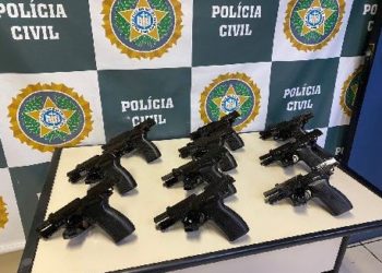 Polícia Civil prende quatro homens com 10 pistolas importadas no Rio