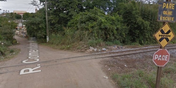 Trem não consegue frear e homem deitado na linha férrea fica em estado grave em Quatis
