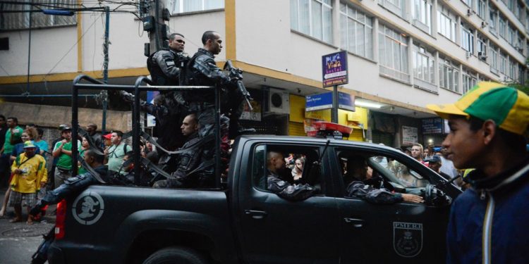 PM apreendeu 6.278 armas, sendo 288 fuzis, em 2021, no Estado do Rio