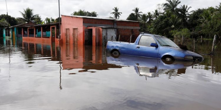 Bahia estima em R$ 2 bilhões custo para reconstruir casas e estradas